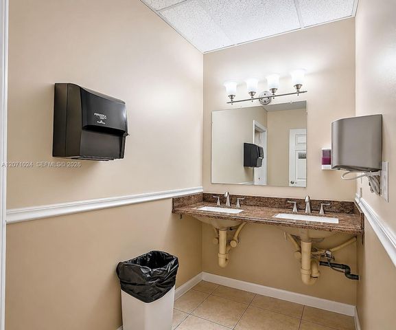 8500 Sunrise Lakes Boulevard 201, Sunrise, FL 33322