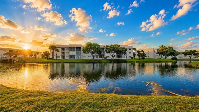 8500 Sunrise Lakes Boulevard 201, Sunrise, FL 33322