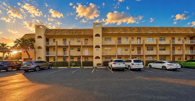 8500 Sunrise Lakes Boulevard 201, Sunrise, FL 33322