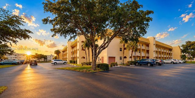 8500 Sunrise Lakes Boulevard 201, Sunrise, FL 33322