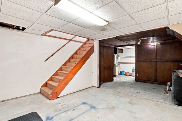 322 Bedford St 322, East Bridgewater, MA 02333