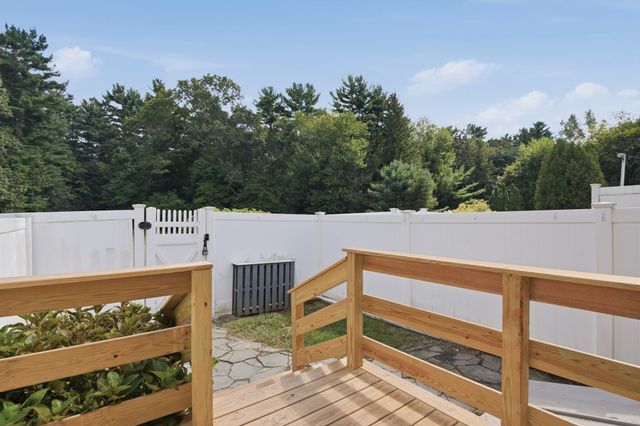 322 Bedford St 322, East Bridgewater, MA 02333