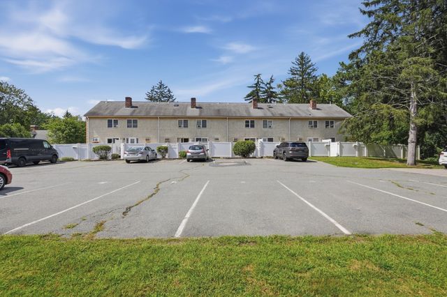 322 Bedford St 322, East Bridgewater, MA 02333