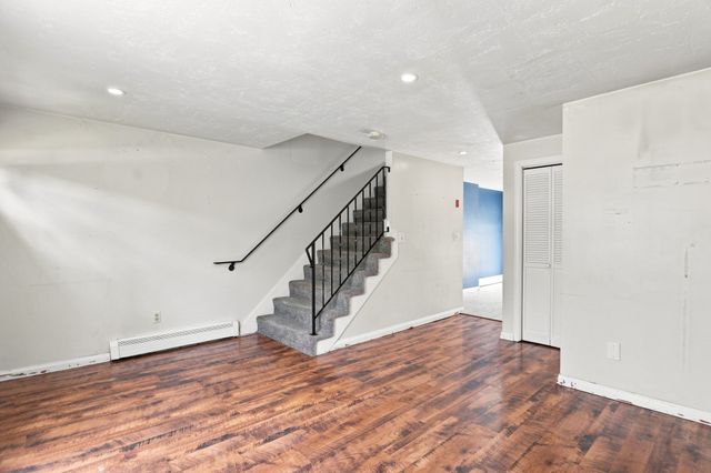 322 Bedford St 322, East Bridgewater, MA 02333