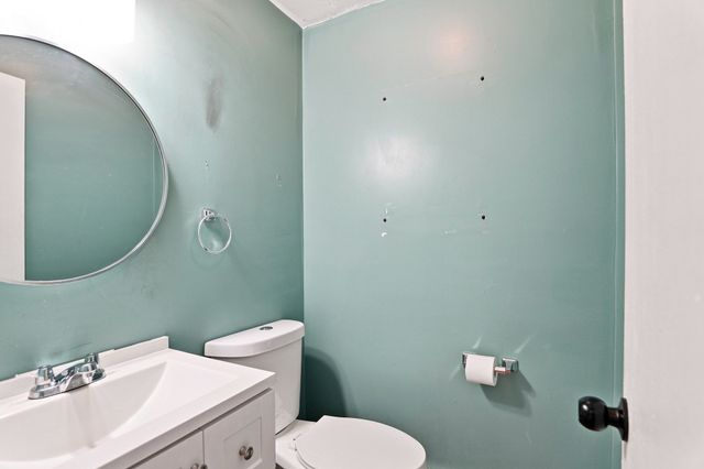 322 Bedford St 322, East Bridgewater, MA 02333