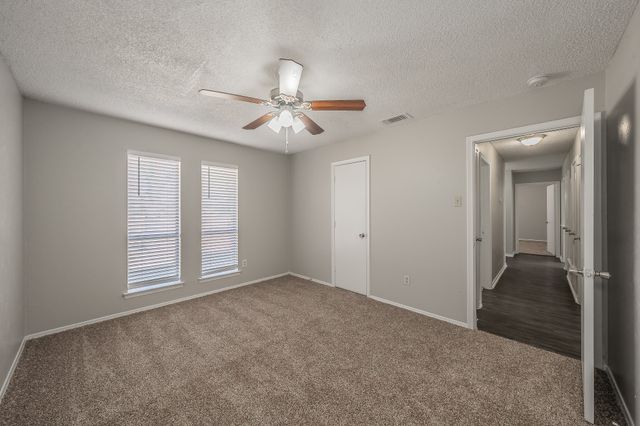 876 Dogwood Trail, Lancaster, TX 75146