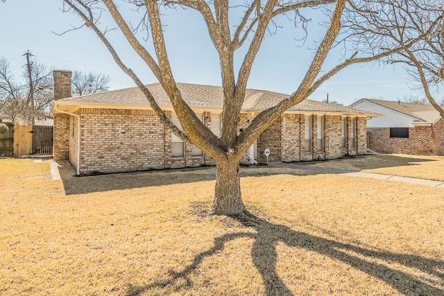 876 Dogwood Trail, Lancaster, TX 75146