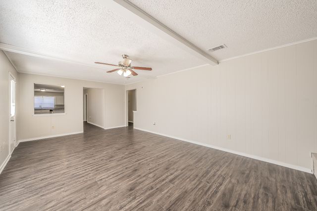 876 Dogwood Trail, Lancaster, TX 75146