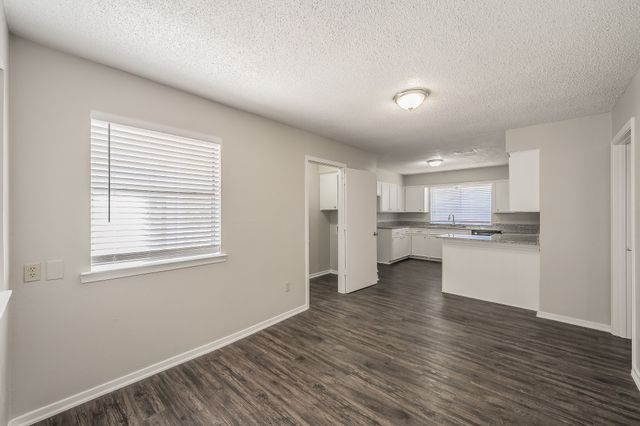 876 Dogwood Trail, Lancaster, TX 75146