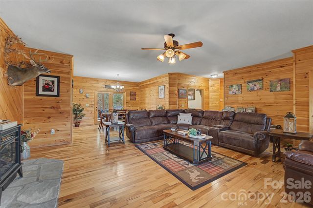 1960 Atoah Road, Robbinsville, NC 28771