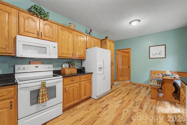 1960 Atoah Road, Robbinsville, NC 28771