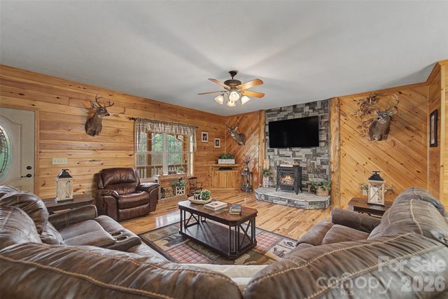 1960 Atoah Road, Robbinsville, NC 28771