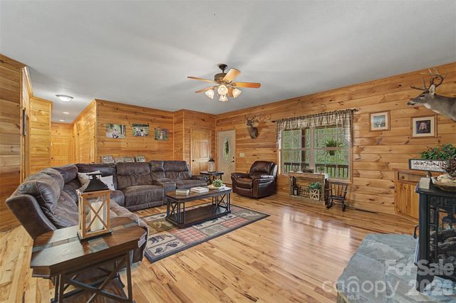 1960 Atoah Road, Robbinsville, NC 28771