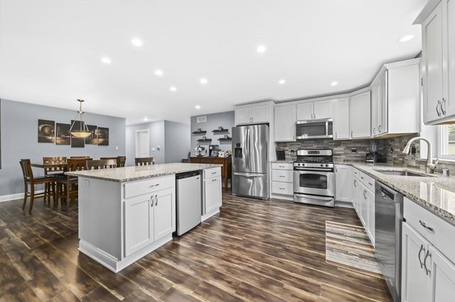 1321 Maass DRIVE, Oak Creek, WI 53154