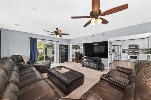 1321 Maass DRIVE, Oak Creek, WI 53154
