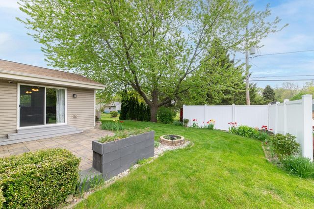 1321 Maass DRIVE, Oak Creek, WI 53154