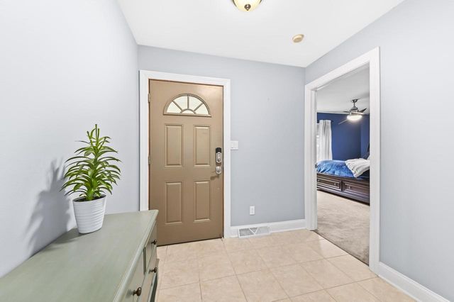 1321 Maass DRIVE, Oak Creek, WI 53154