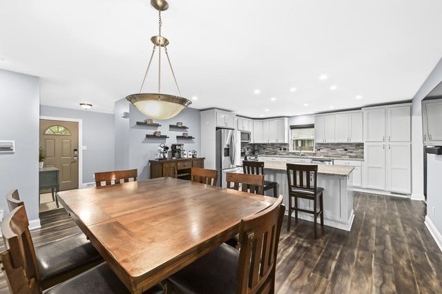 1321 Maass DRIVE, Oak Creek, WI 53154