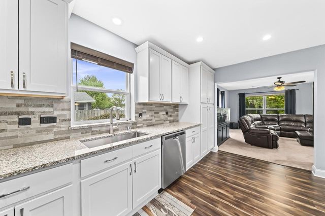 1321 Maass DRIVE, Oak Creek, WI 53154