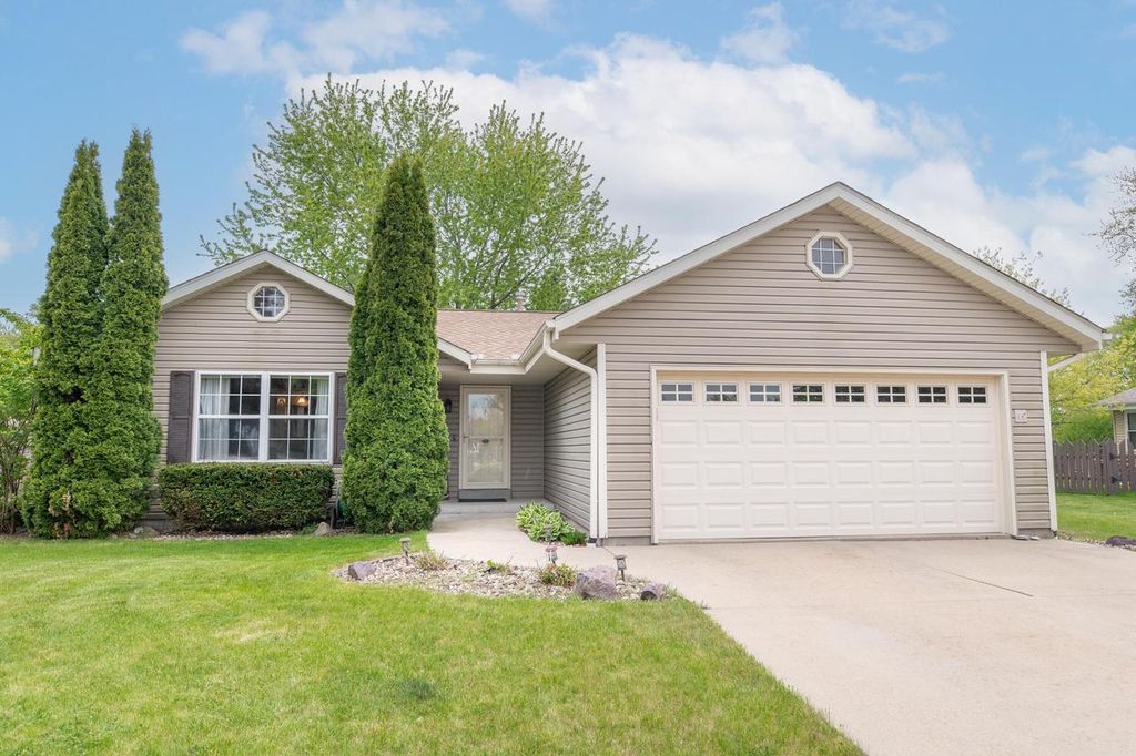 1321 Maass DRIVE, Oak Creek, WI 53154