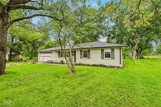 9565 Edgewater Court, Brownsburg, IN 46112