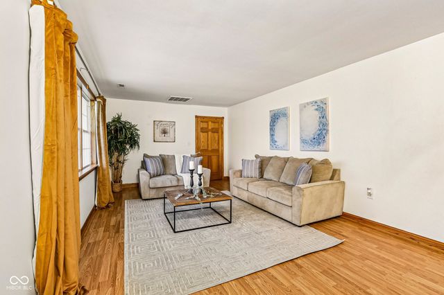 9565 Edgewater Court, Brownsburg, IN 46112