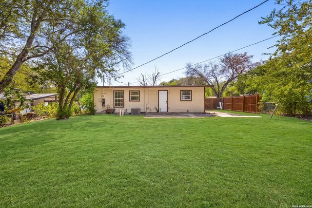 135 TRUDELL DR, San Antonio, TX 78213