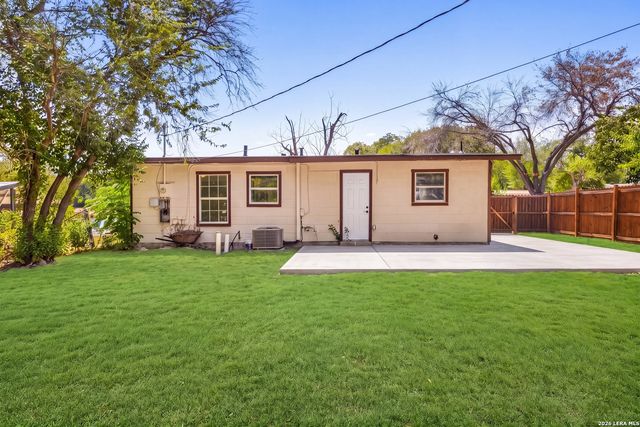 135 TRUDELL DR, San Antonio, TX 78213