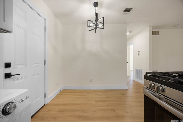135 TRUDELL DR, San Antonio, TX 78213