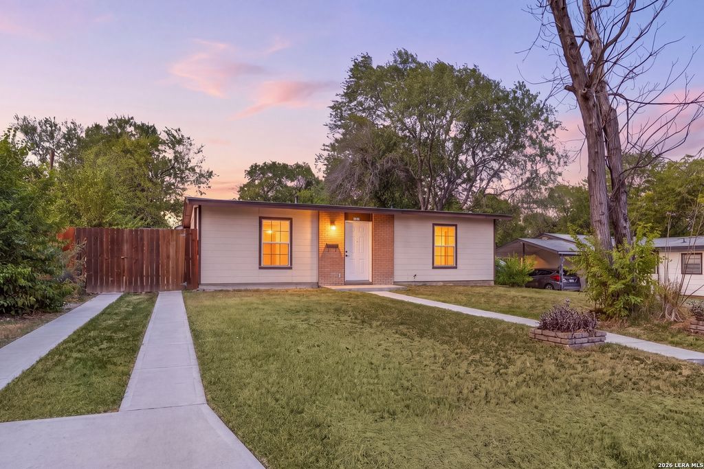 135 TRUDELL DR, San Antonio, TX 78213