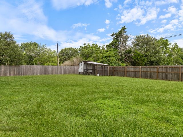 2213 Sago, Bay City, TX 77414
