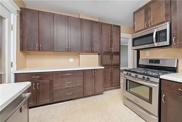 90 Avondale Park, Rochester, NY 14620