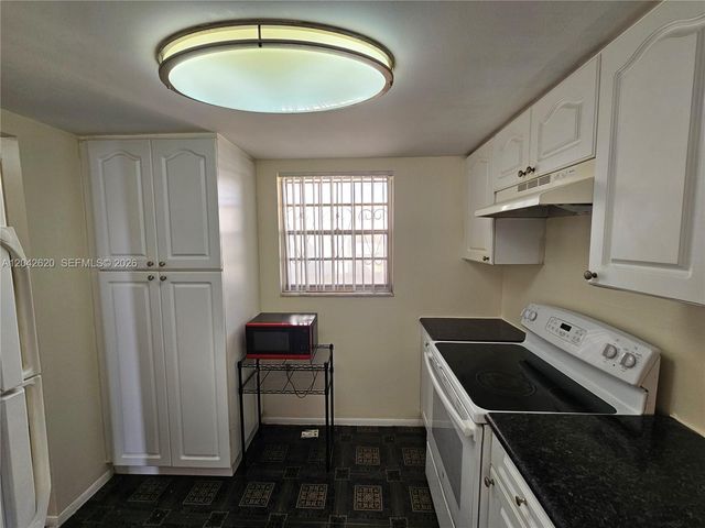 15600 NW 7th Avenue 704, Miami, FL 33169
