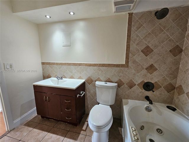 15600 NW 7th Avenue 704, Miami, FL 33169