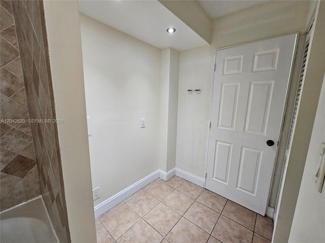 15600 NW 7th Avenue 704, Miami, FL 33169