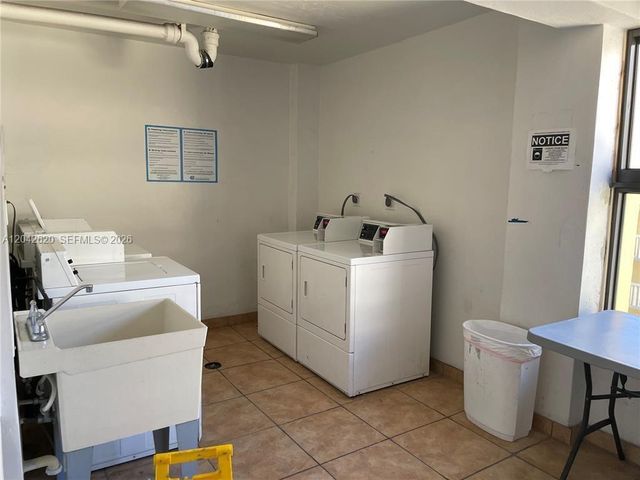 15600 NW 7th Avenue 704, Miami, FL 33169