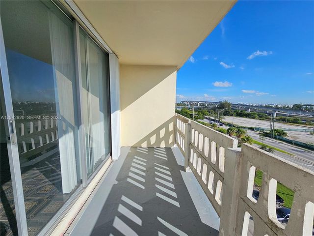 15600 NW 7th Avenue 704, Miami, FL 33169