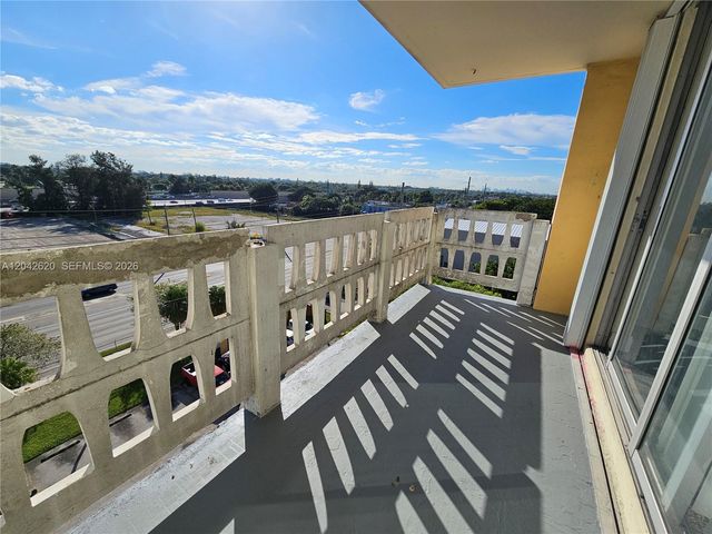 15600 NW 7th Avenue 704, Miami, FL 33169