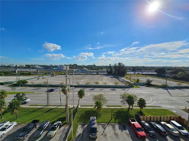 15600 NW 7th Avenue 704, Miami, FL 33169