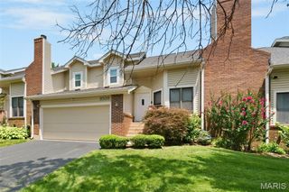 1028 N Spoede Road, Creve Coeur, MO 63146