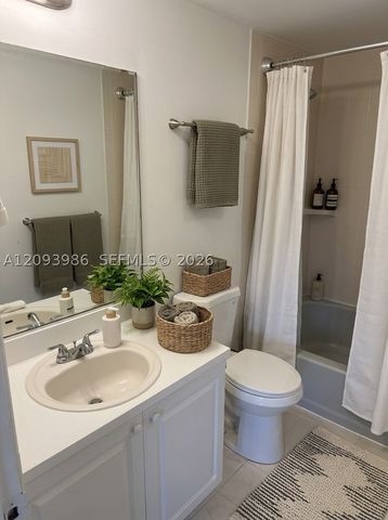 1300 NE 109th St 303, Miami, FL 33161