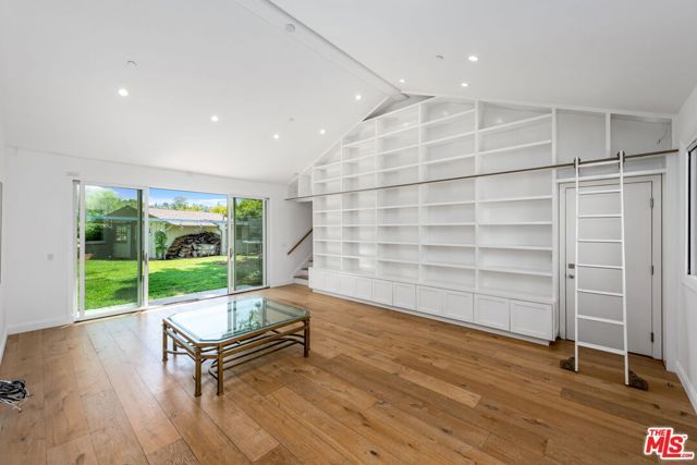 19621 Wells Drive, Tarzana (los Angeles), CA 91356
