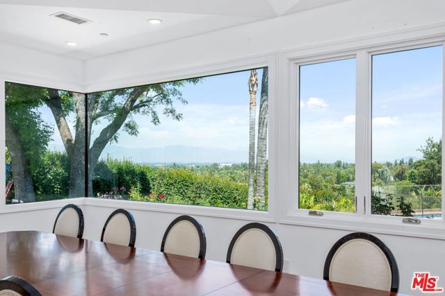 19621 Wells Drive, Tarzana (los Angeles), CA 91356