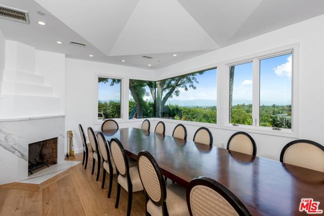 19621 Wells Drive, Tarzana (los Angeles), CA 91356