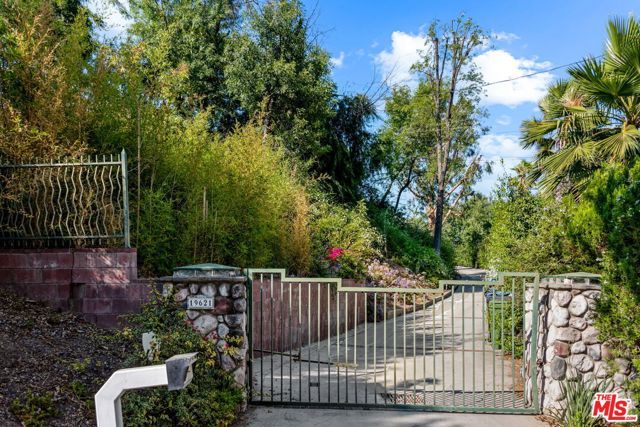 19621 Wells Drive, Tarzana (los Angeles), CA 91356