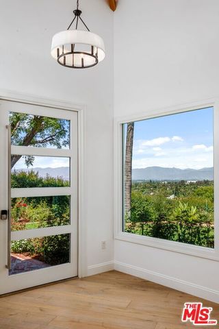 19621 Wells Drive, Tarzana (los Angeles), CA 91356