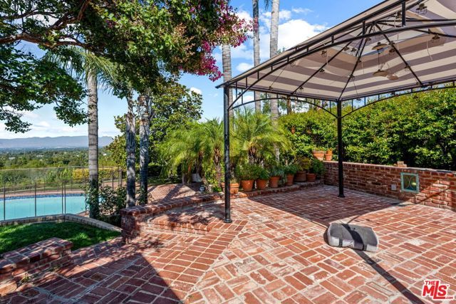 19621 Wells Drive, Tarzana (los Angeles), CA 91356