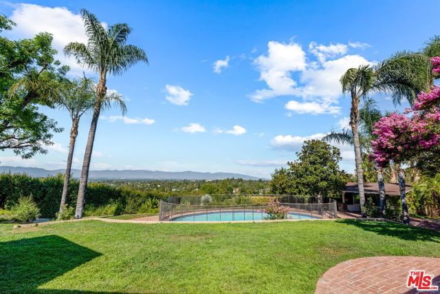 19621 Wells Drive, Tarzana (los Angeles), CA 91356