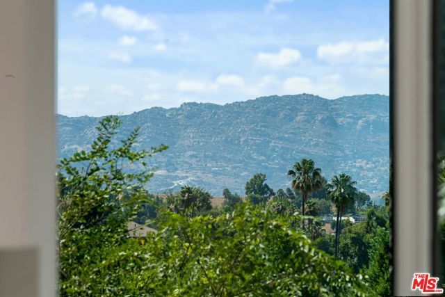 19621 Wells Drive, Tarzana (los Angeles), CA 91356