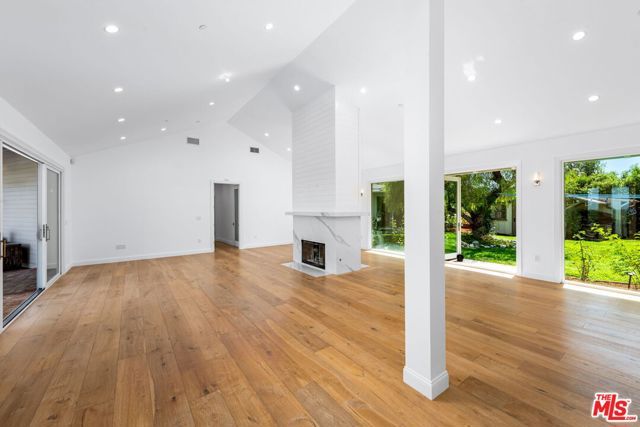 19621 Wells Drive, Tarzana (los Angeles), CA 91356